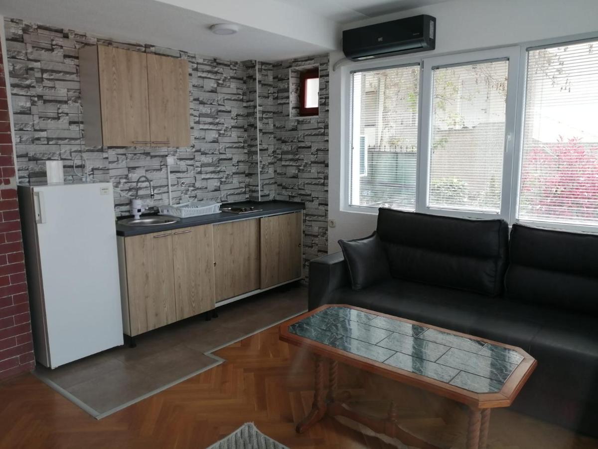 Vila Visni Lagadin Ngoại thất bức ảnh